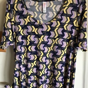 EUC LuLaRoe S Perfect T Shirt